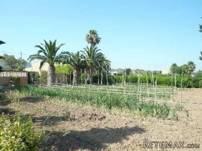 Country house with over 5000m2 of land and pool. House.. - 2