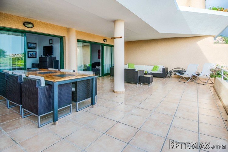 Spectacular spacious 3-bedroom apartment located in a quiet.. - 2