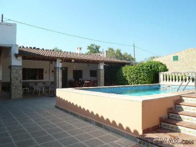 Country house with over 5000m2 of land and pool. House.. - 3