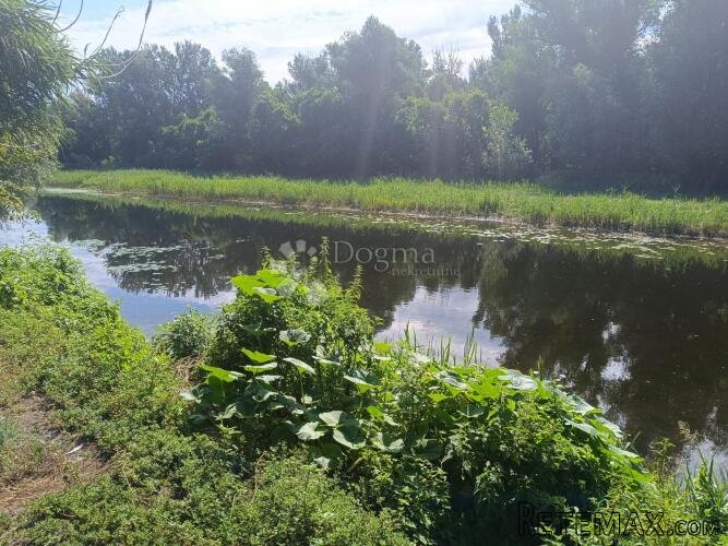 Jedinstvena prilika: 534 m² za novi početak u srcu Baranje - 3