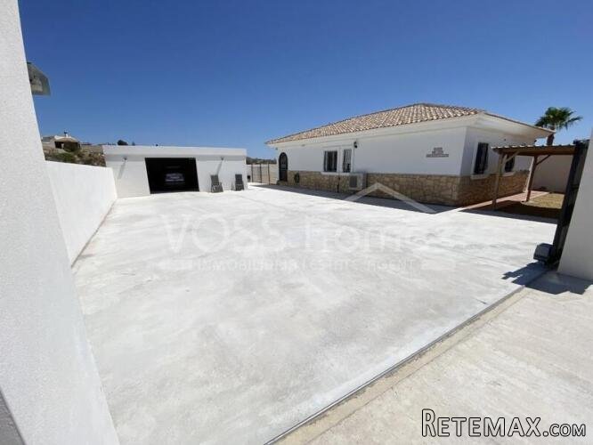 EXCLUSIVE TO VOSS HOMES A beautifully presented, recently.. - 4