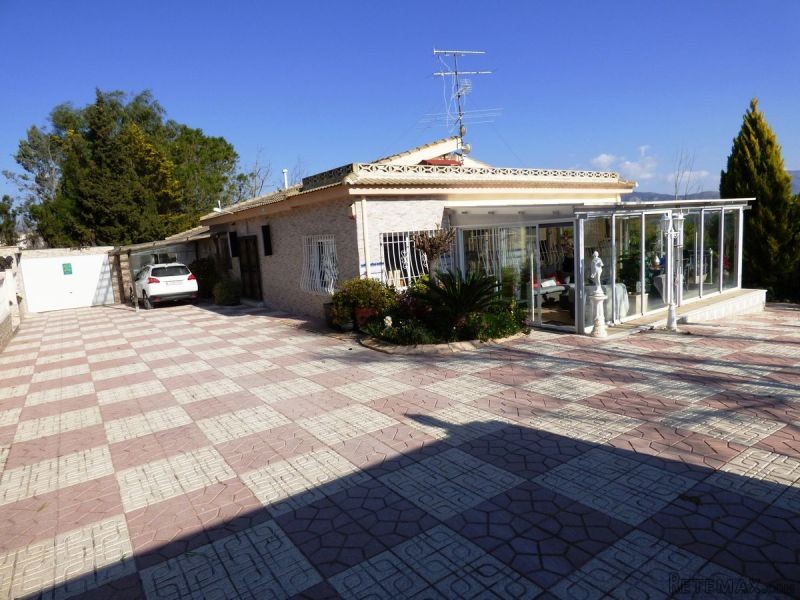 5 Bedrooms - Villa - Alicante - For Sale