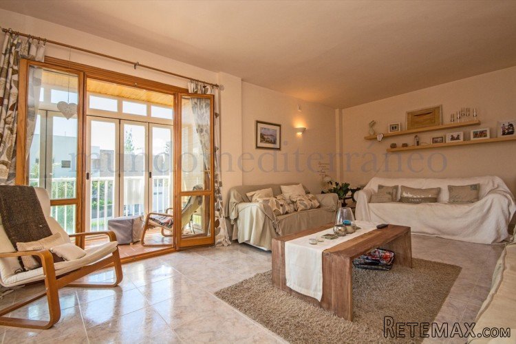 Beautifully decorated property located in the sought after.. - 5