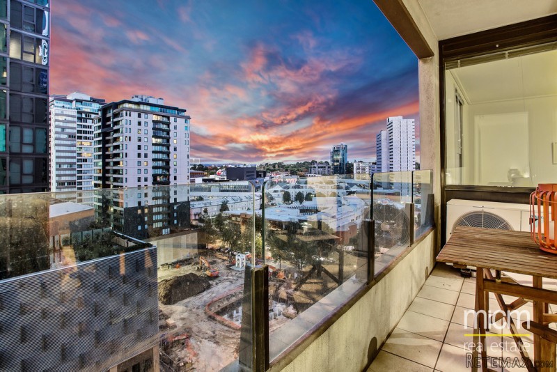 Memorable Modern Living in The Summit
