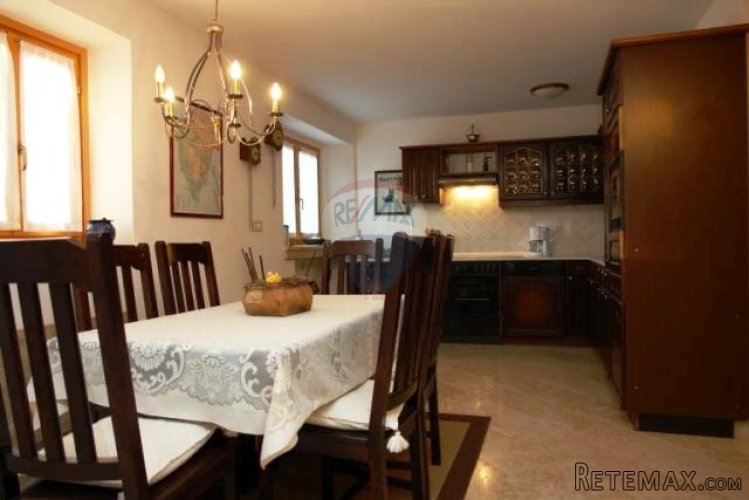 TRI KRASNE KAMENE KUĆE S BAZENOM - 4