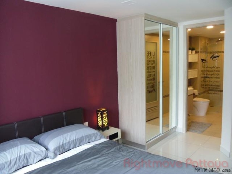 1 Bedroom Condo for sale in Pratumnak -.. - 2