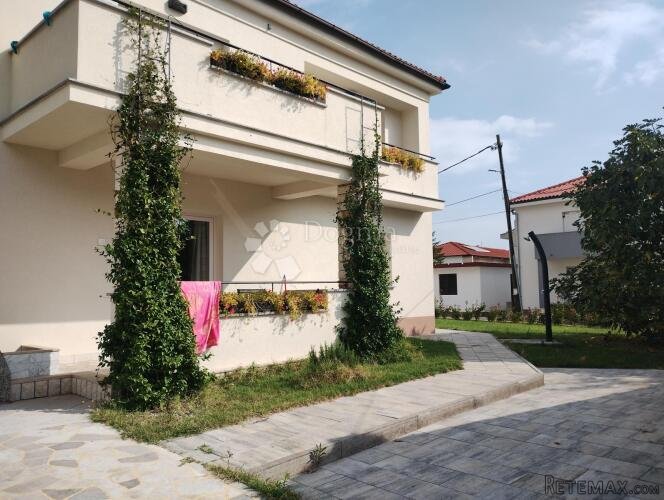 KUĆA SA POSLOVNIM PROSTOROM 300M OD MORA - 2