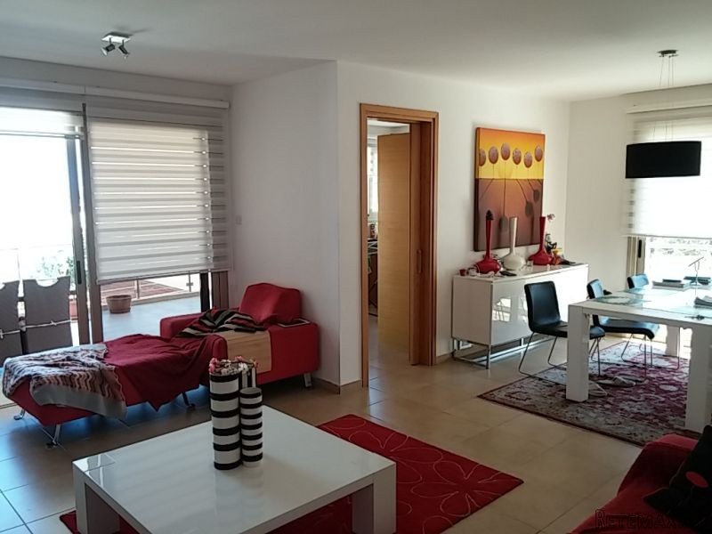 Spacious Luxury 3 bed flat, 3 min drive..