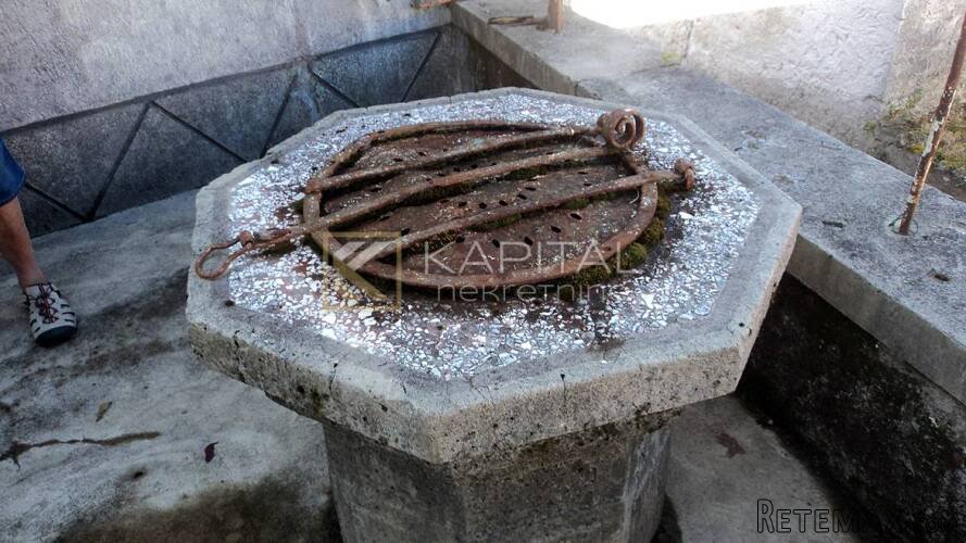 Viškovo,starina u fazi adaptacije sa gospodarskim objektom - 3