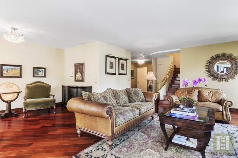 3 bedroom Apartment For Sale: 200 EAST.. - 2