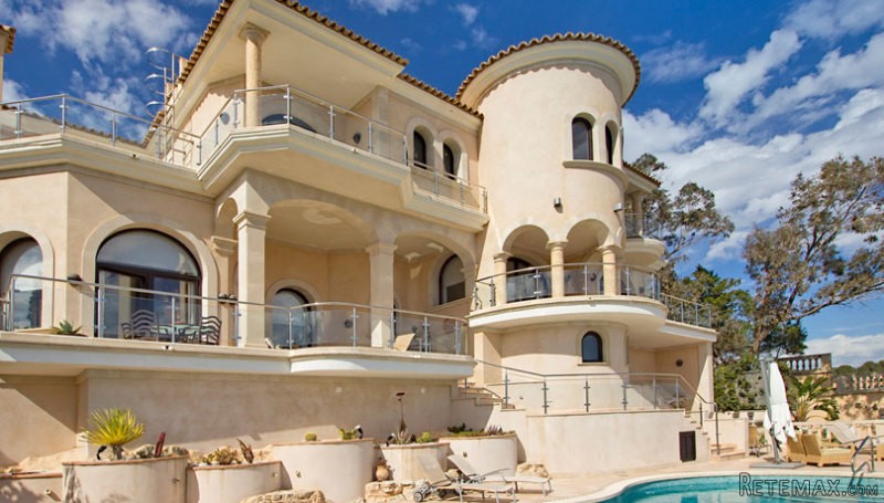 Four Bedroom Seafront Villa, Sol de..