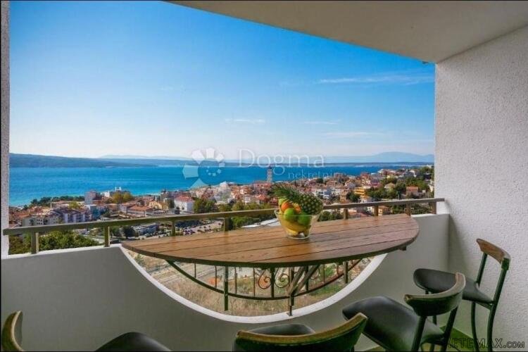 Apartman 80m2 sa pogledom na MORE