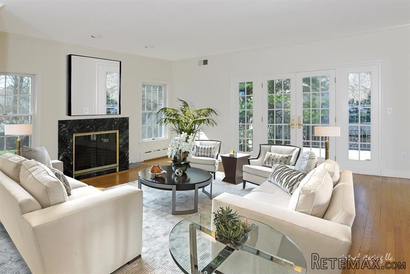 5 bedroom House For Sale: 10 1/2 Dandy.. - 2
