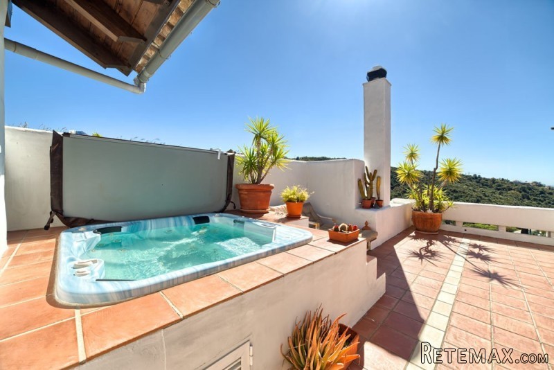 3 Bedrooms - Apartment - For Sale - 2