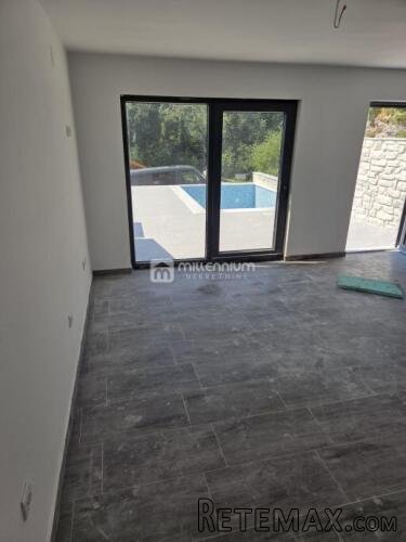 Bribir, 80m2, adaptirana starina, parking i bazen - 2