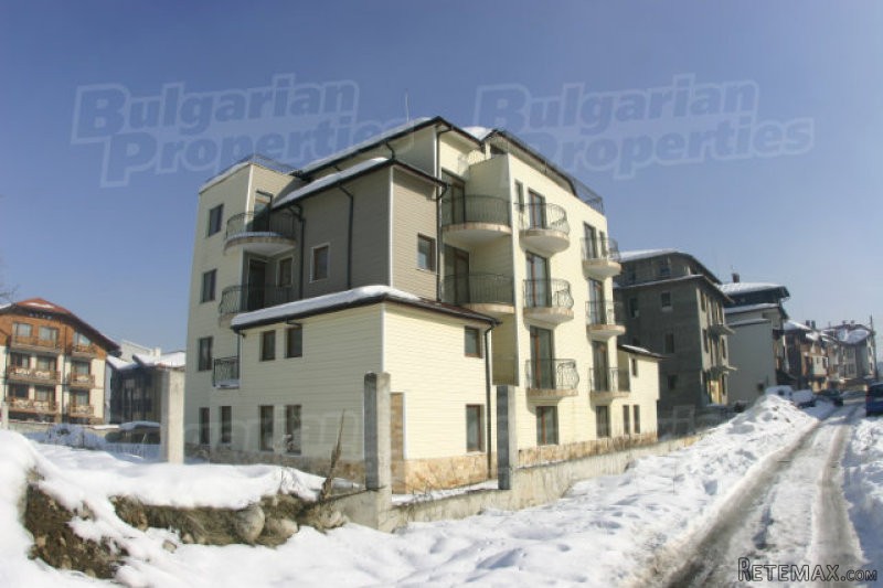 Building With 13 Apartments 200 M Away.. - 2