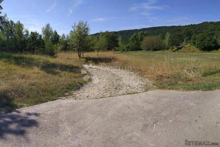 ATRAKTIVNO ZEMLJIŠTE - TP 3 ZONA. PRILIKA!!!!