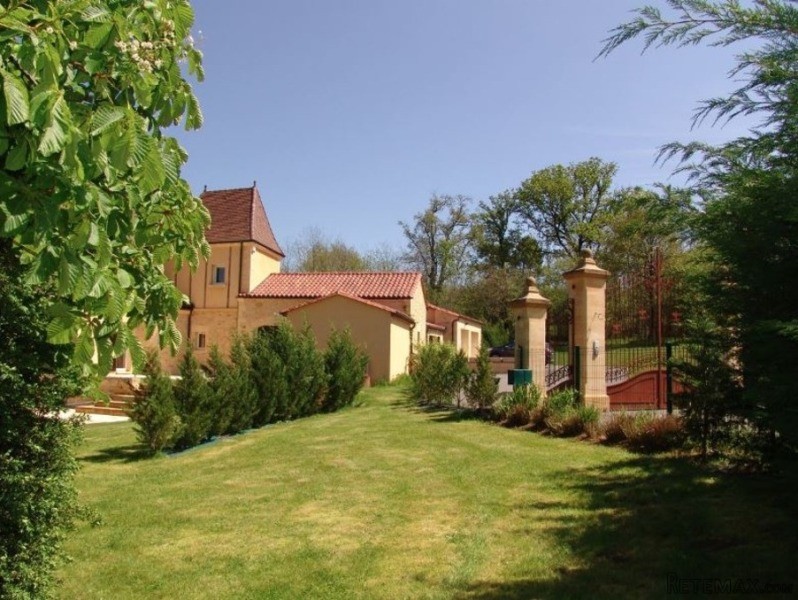 Two Superbly Renovated Properties With.. - 2
