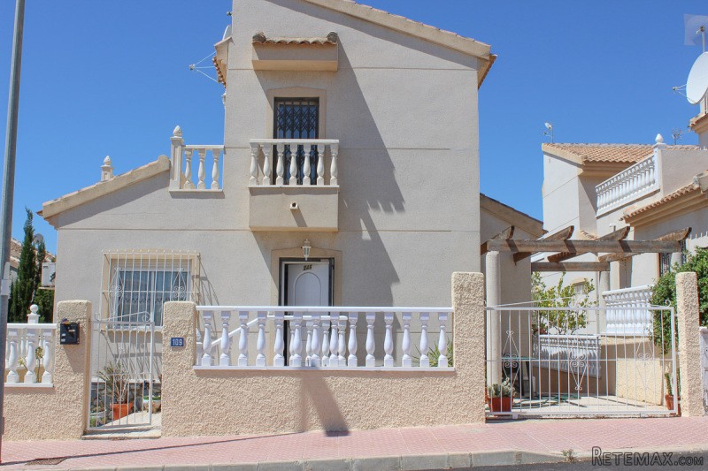 3 Bedrooms - Villa - Alicante - For Sale