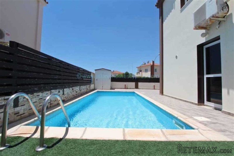 House Detached - For Sale - 3 Bedrooms - 2
