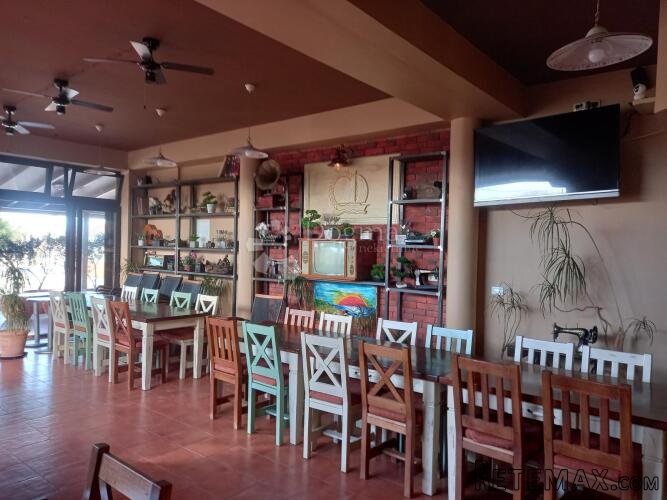 PRODAJE SE KOMPLETNO OPREMLJEN BISTRO / RESTORAN – ZATON