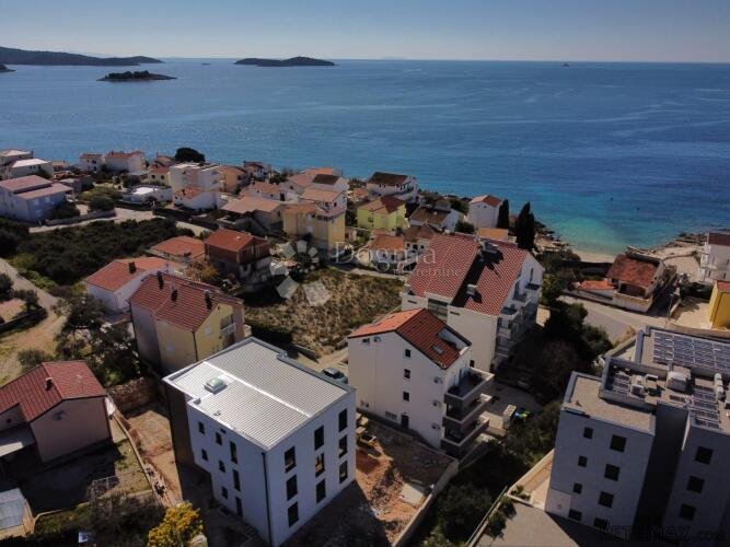ROGOZNICA- NOVOGRADNJA STAN 70M OD MORA 1.KAT