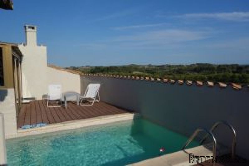 Maison atypique avec caractere, 350 m2..