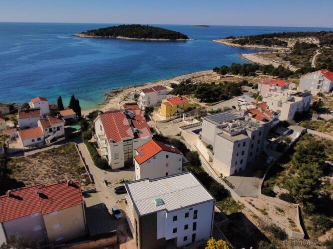 ROGOZNICA- NOVOGRADNJA STAN 70M OD MORA