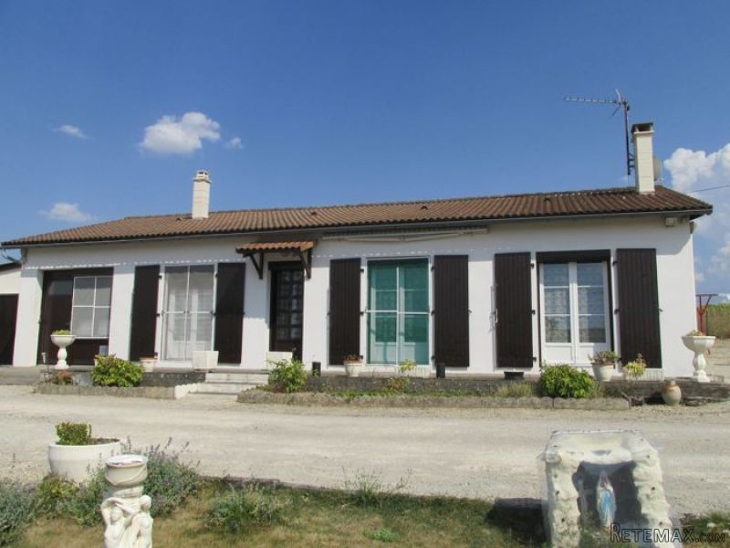 Detached Bungalow With Large Garden