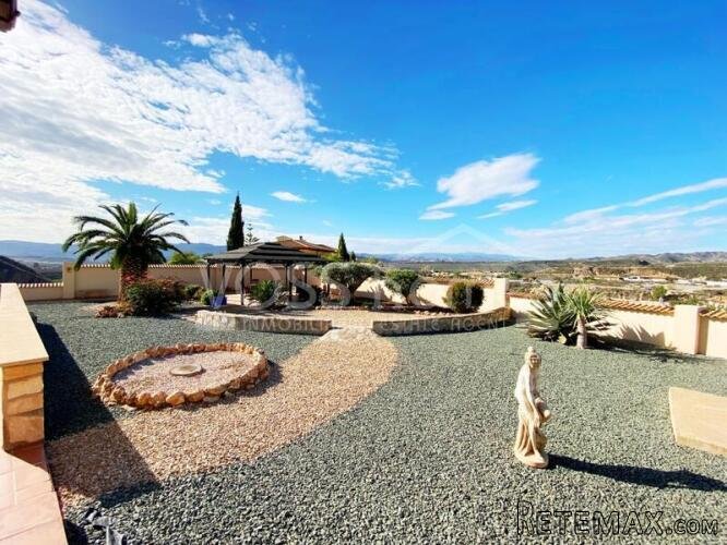 NEW & EXCLUSIVE TO VOSS HOMES - A beautifully maintained.. - 3