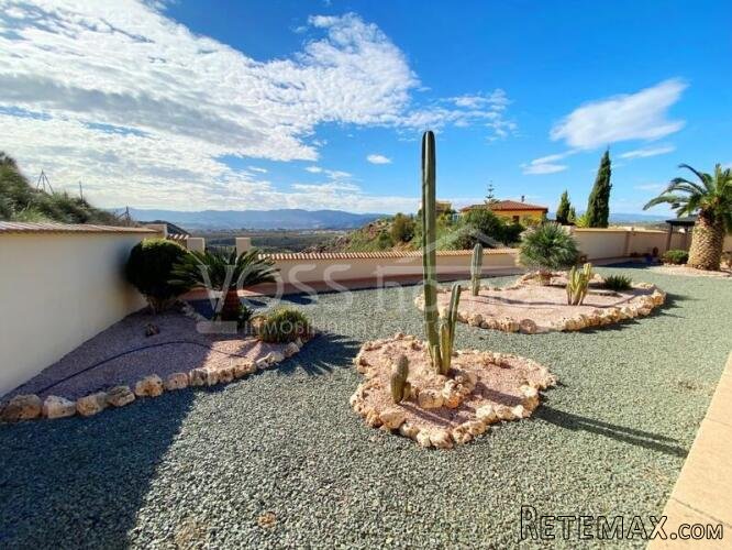 NEW & EXCLUSIVE TO VOSS HOMES - A beautifully maintained.. - 4