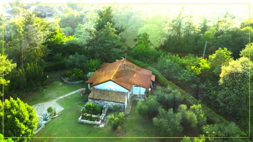Istra,Lovrečica-Kuća prizemnica s prostranim vrtom