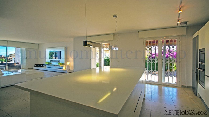 Spacious modern villa boasting marvellous panoramic sea.. - 5
