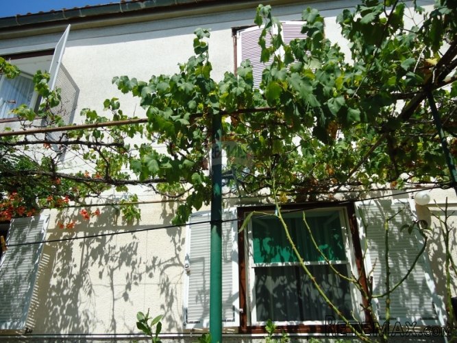 ISTRA, PULA, KUĆA NA MORU SA VELIKOM OKUĆNICOM- ZAVIDNA... - 2