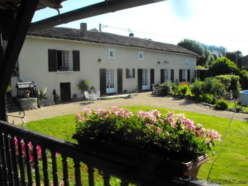 Spacious 5 Bedroom Property With..