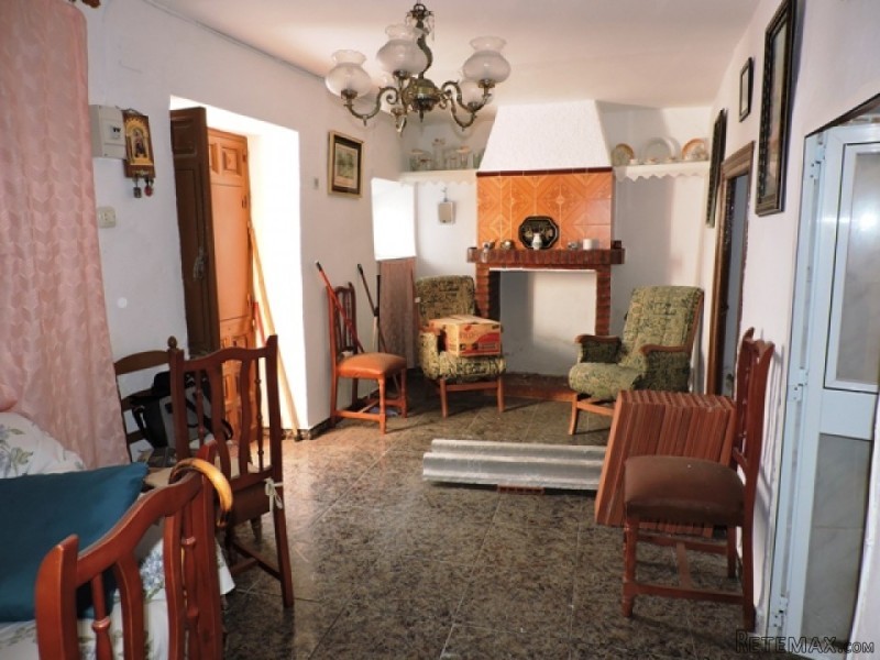 4 bedroom, 1 bathroom Townhouse, (build.. - 2