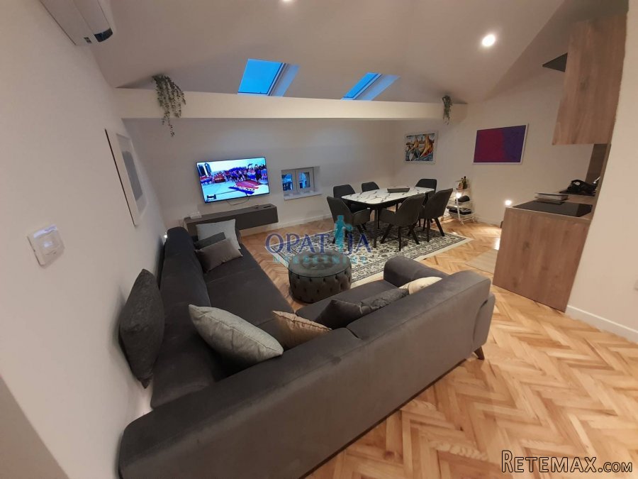 Opatija stan, 1.red do mora! potkrovlje, 2S+DB, 74.22 m2