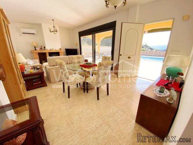 NEW & EXCLUSIVE TO VOSS HOMES - A beautifully maintained.. - 9