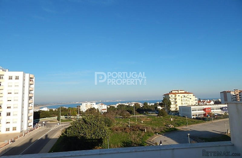 Spacious 3 bedroom duplex apartment in..