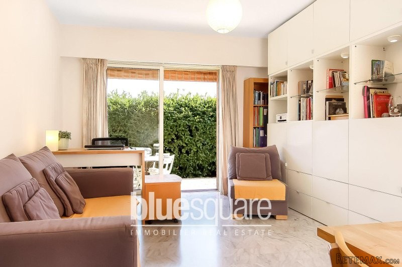 GROUND FLOOR GARDEN APARTMENT FOR SALE..
