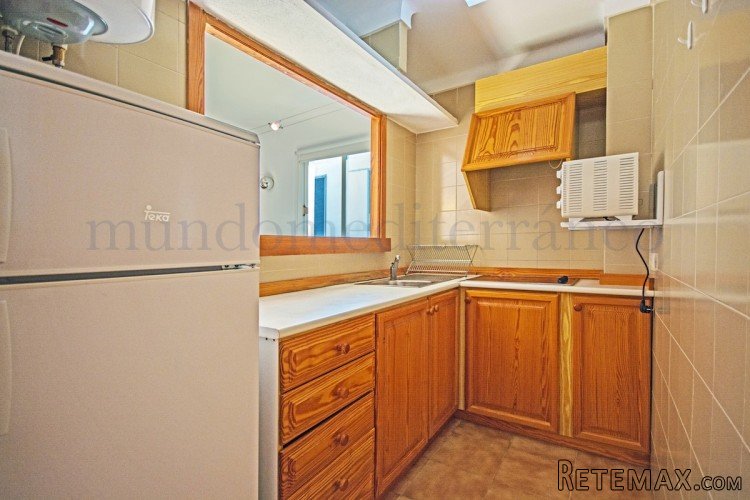 Property ideal for holidays. This top floor is located only.. - 4