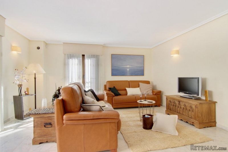 Superb Modern Luxury 3 Bed bright..