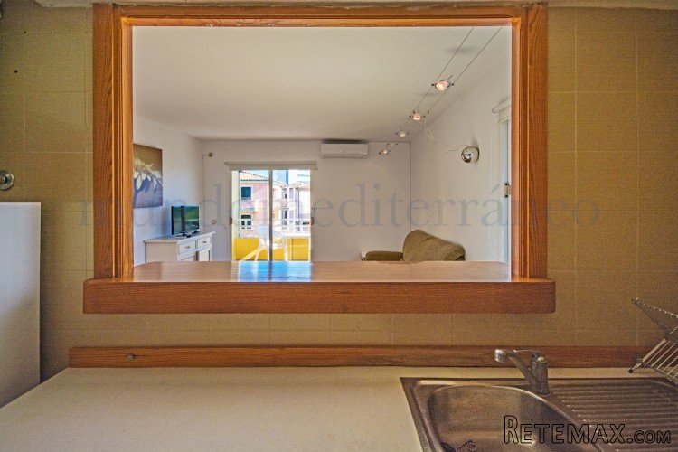 Property ideal for holidays. This top floor is located only.. - 5