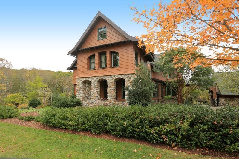4 bedroom Detached House For Sale: 74.. - 2