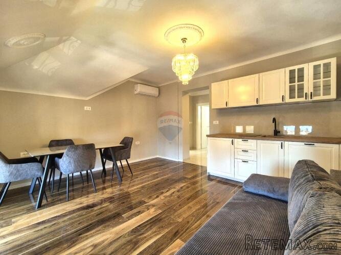 OPATIJA- CENTAR, kompletno renoviran 3S+DB stan s pogledom n