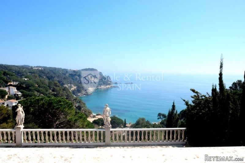 Wonderful Luxury Villa In One Of The..