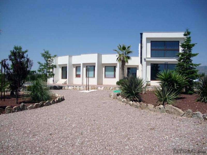 Wow factor villa built to order in..
