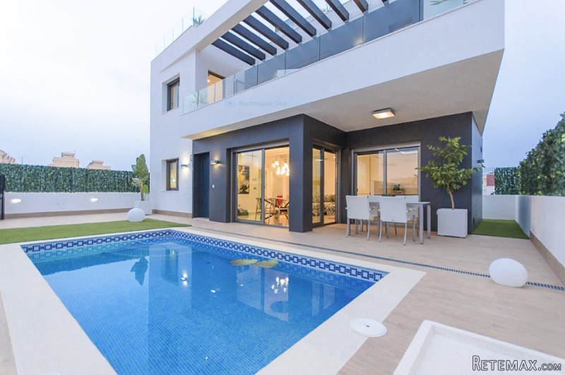 3 Bedrooms - Villa - Alicante - For Sale