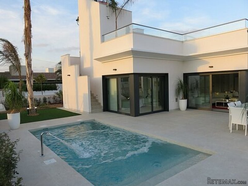 LUXURY 4 BED GOLF RESORT VILLA WITH..