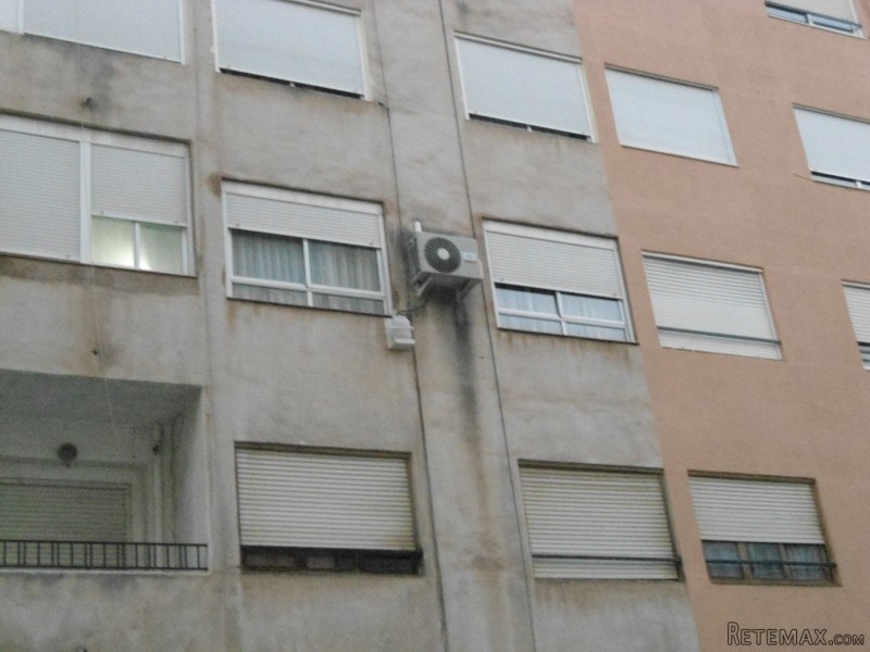 3 bedroom, 1 bathroom Apartment, (build..